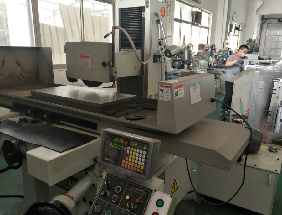 A precision surface grinder
